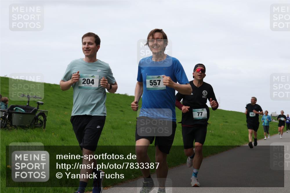 04.05.2025 - 8. Wedeler Halbmarathon Yannick Fuchs http://msf.ph/oto/7833387 04.05.2025 11:21:46 Laufen 204, 557, 77, 652 meine-sportfotos.de