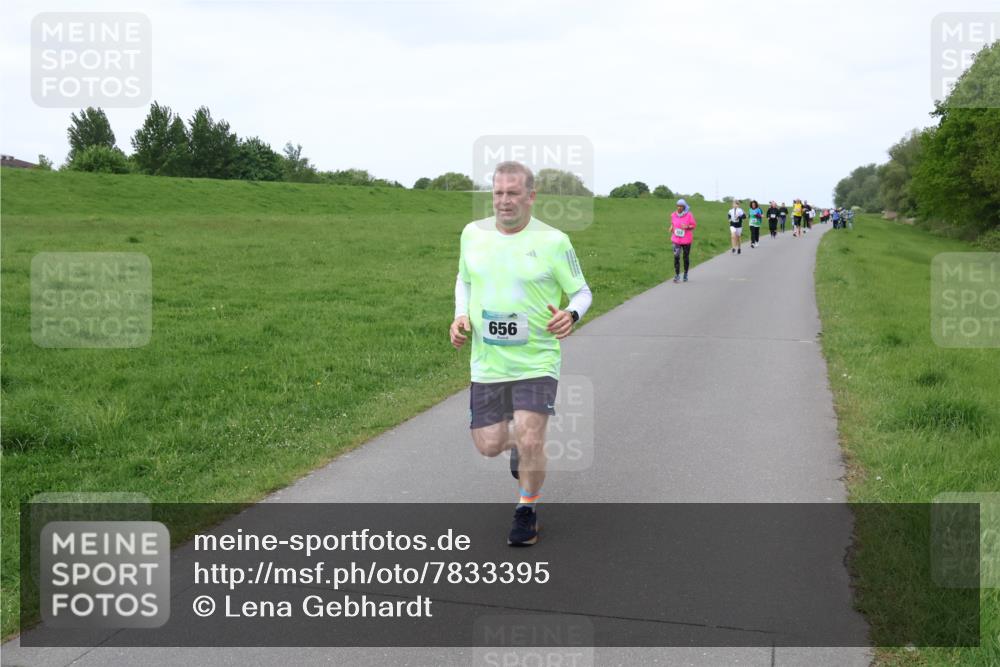 04.05.2025 - 8. Wedeler Halbmarathon Lena Gebhardt http://msf.ph/oto/7833395 04.05.2025 11:22:06 Laufen 656 meine-sportfotos.de
