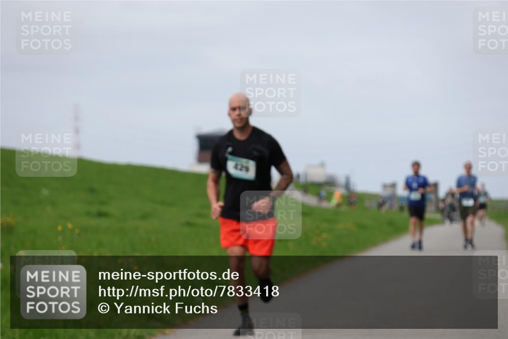 04.05.2025 - 8. Wedeler Halbmarathon Yannick Fuchs http://msf.ph/oto/7833418 04.05.2025 11:42:17 Laufen 428 meine-sportfotos.de
