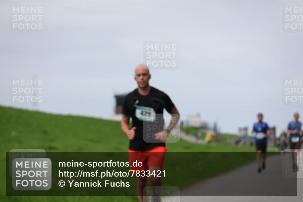 04.05.2025 - 8. Wedeler Halbmarathon Yannick Fuchs http://msf.ph/oto/7833421 04.05.2025 11:42:17 Laufen 429 meine-sportfotos.de