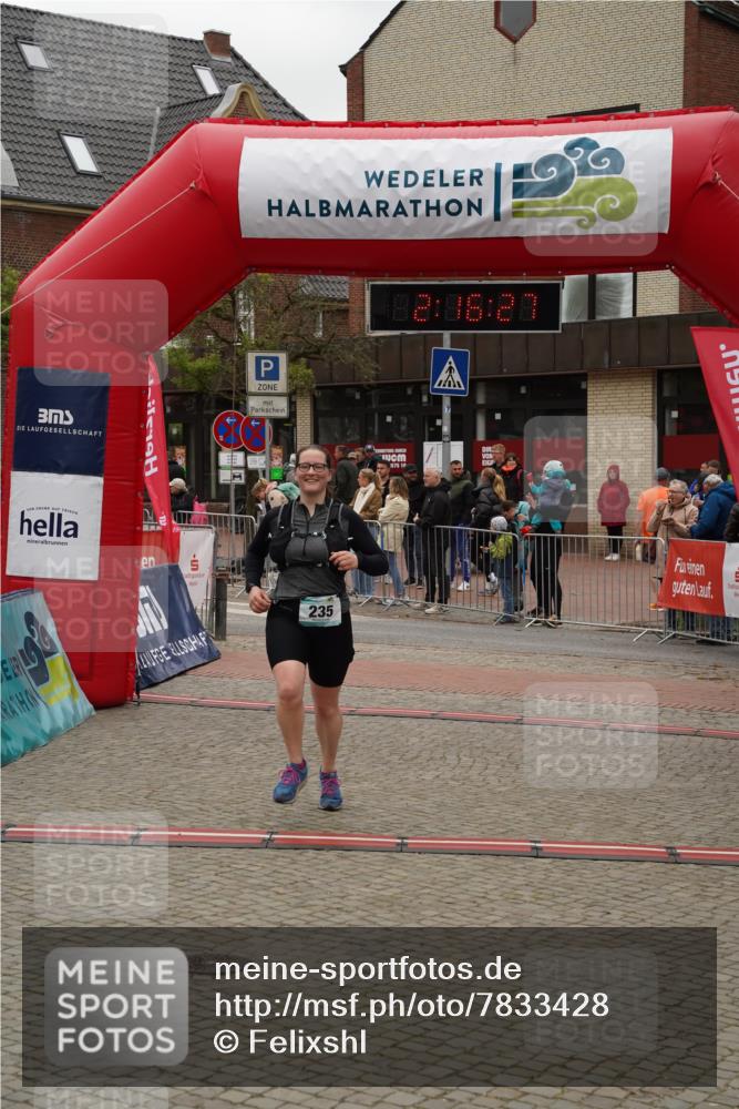 04.05.2025 - 8. Wedeler Halbmarathon Felixshl http://msf.ph/oto/7833428 04.05.2025 12:16:25 Ziel 235 meine-sportfotos.de