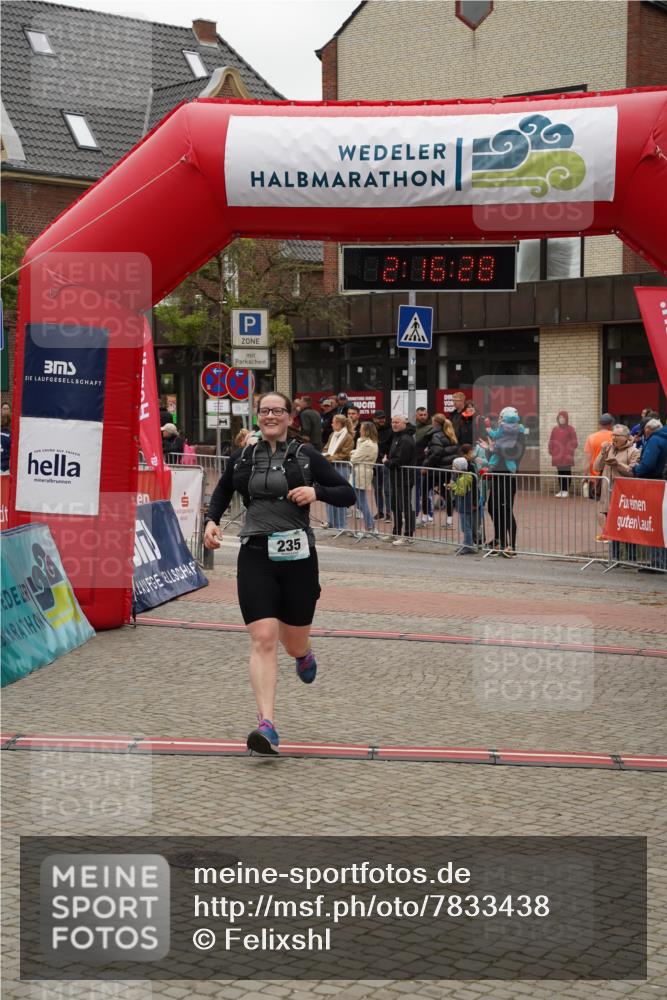 04.05.2025 - 8. Wedeler Halbmarathon Felixshl http://msf.ph/oto/7833438 04.05.2025 12:16:25 Ziel 235 meine-sportfotos.de