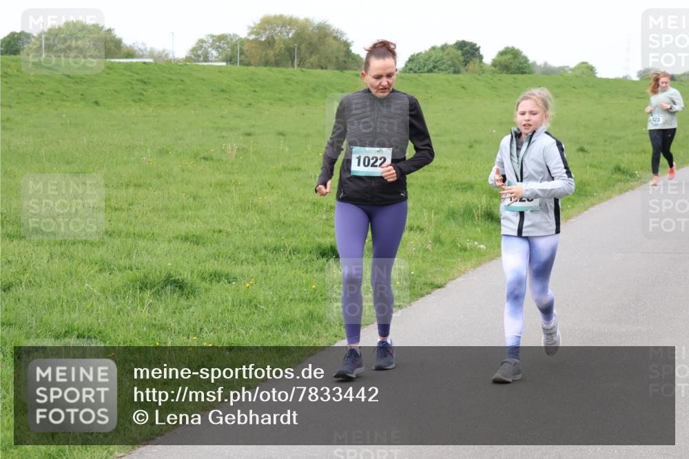 04.05.2025 - 8. Wedeler Halbmarathon Lena Gebhardt http://msf.ph/oto/7833442 04.05.2025 11:22:20 Laufen 1022, 823 meine-sportfotos.de