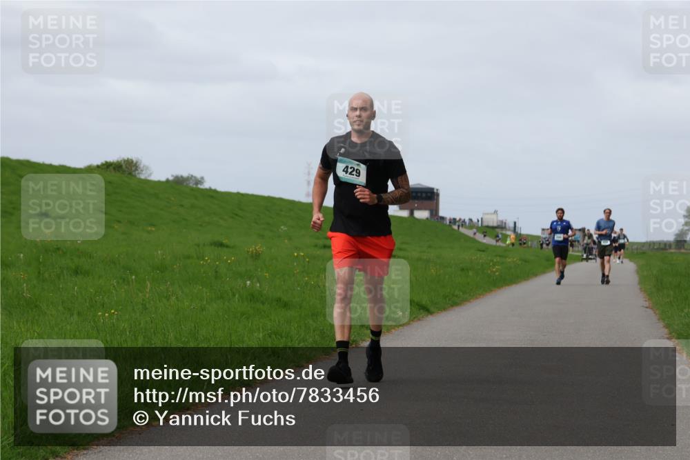 04.05.2025 - 8. Wedeler Halbmarathon Yannick Fuchs http://msf.ph/oto/7833456 04.05.2025 11:42:19 Laufen 429 meine-sportfotos.de