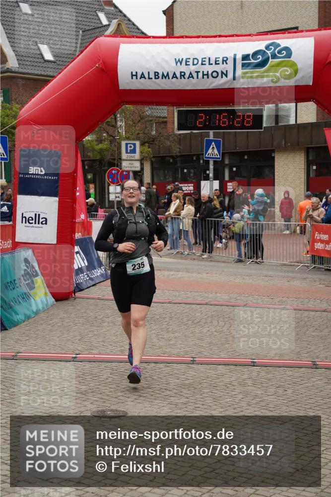 04.05.2025 - 8. Wedeler Halbmarathon Felixshl http://msf.ph/oto/7833457 04.05.2025 12:16:26 Ziel 235 meine-sportfotos.de