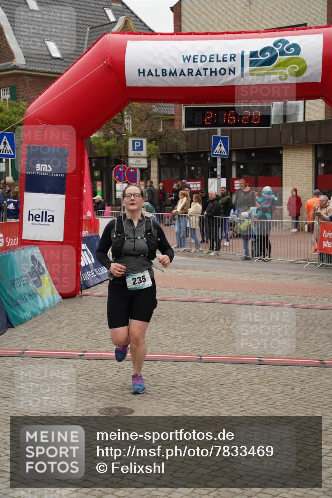 04.05.2025 - 8. Wedeler Halbmarathon Felixshl http://msf.ph/oto/7833469 04.05.2025 12:16:26 Ziel 235 meine-sportfotos.de