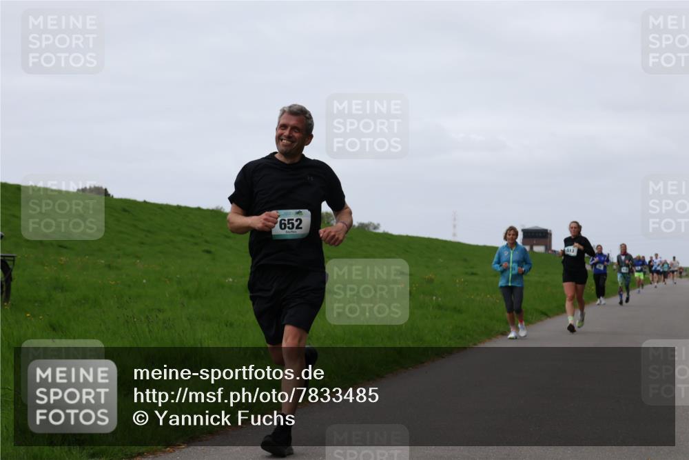 04.05.2025 - 8. Wedeler Halbmarathon Yannick Fuchs http://msf.ph/oto/7833485 04.05.2025 11:21:51 Laufen 652, 513 meine-sportfotos.de