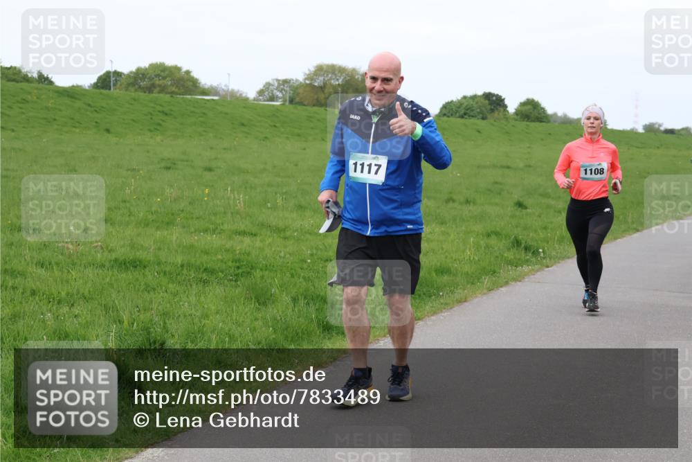 04.05.2025 - 8. Wedeler Halbmarathon Lena Gebhardt http://msf.ph/oto/7833489 04.05.2025 11:22:31 Laufen 1117, 1108 meine-sportfotos.de