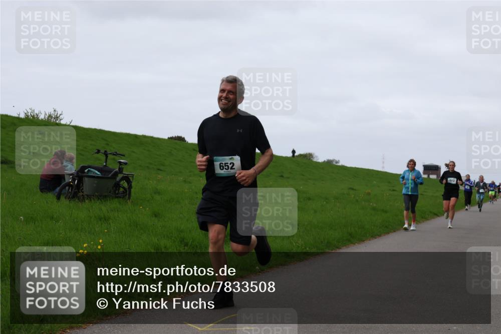 04.05.2025 - 8. Wedeler Halbmarathon Yannick Fuchs http://msf.ph/oto/7833508 04.05.2025 11:21:51 Laufen 652 meine-sportfotos.de