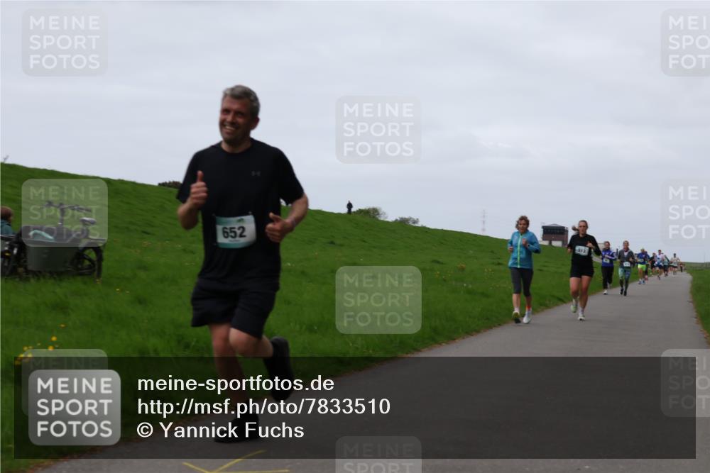 04.05.2025 - 8. Wedeler Halbmarathon Yannick Fuchs http://msf.ph/oto/7833510 04.05.2025 11:21:51 Laufen 652, 513 meine-sportfotos.de