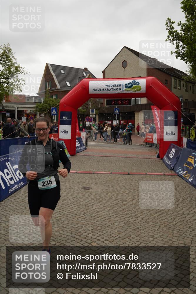 04.05.2025 - 8. Wedeler Halbmarathon Felixshl http://msf.ph/oto/7833527 04.05.2025 12:16:27 Ziel 235 meine-sportfotos.de