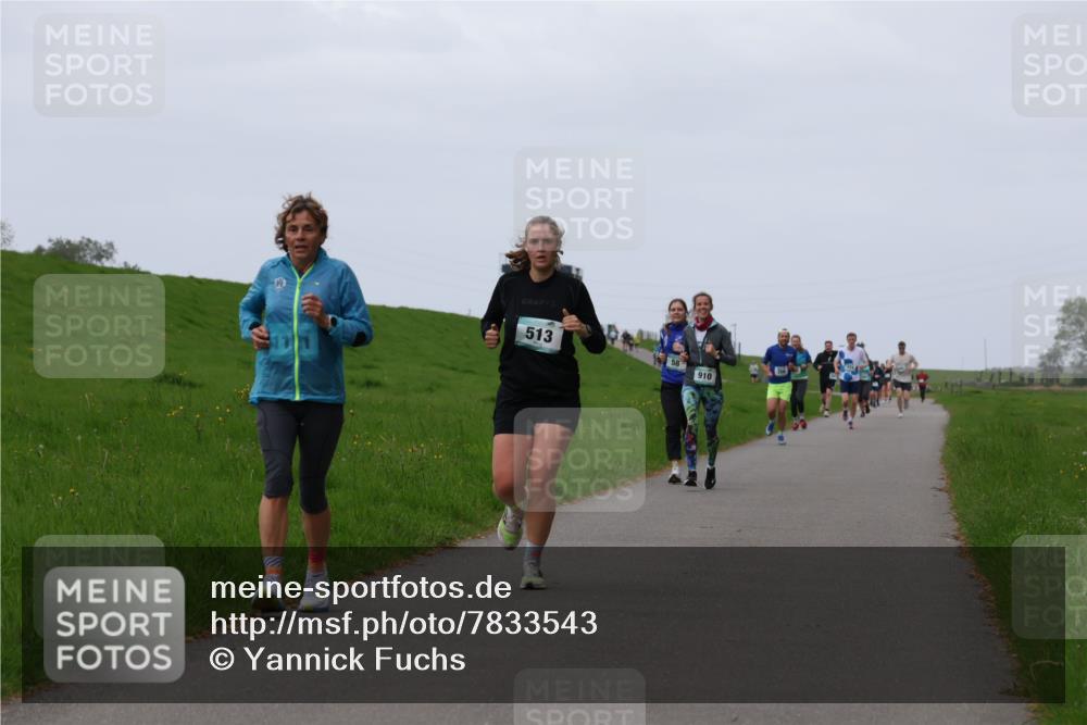 04.05.2025 - 8. Wedeler Halbmarathon Yannick Fuchs http://msf.ph/oto/7833543 04.05.2025 11:21:53 Laufen 513, 910 meine-sportfotos.de