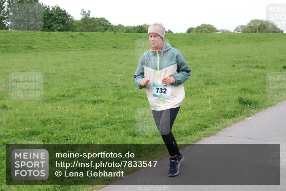 04.05.2025 - 8. Wedeler Halbmarathon Lena Gebhardt http://msf.ph/oto/7833547 04.05.2025 11:22:39 Laufen 732 meine-sportfotos.de