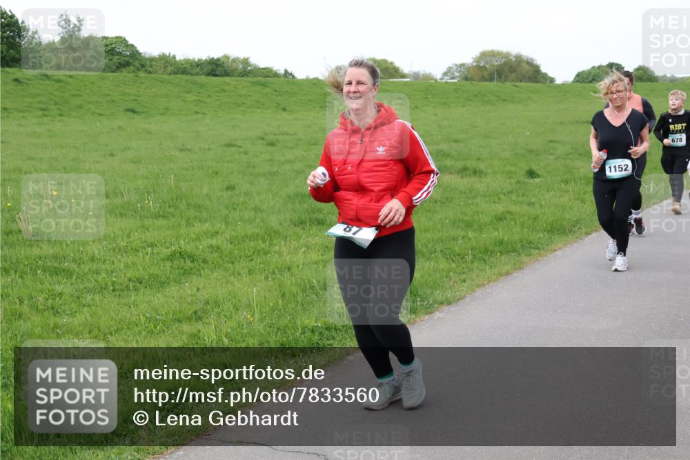 04.05.2025 - 8. Wedeler Halbmarathon Lena Gebhardt http://msf.ph/oto/7833560 04.05.2025 11:22:42 Laufen 1152, 678 meine-sportfotos.de