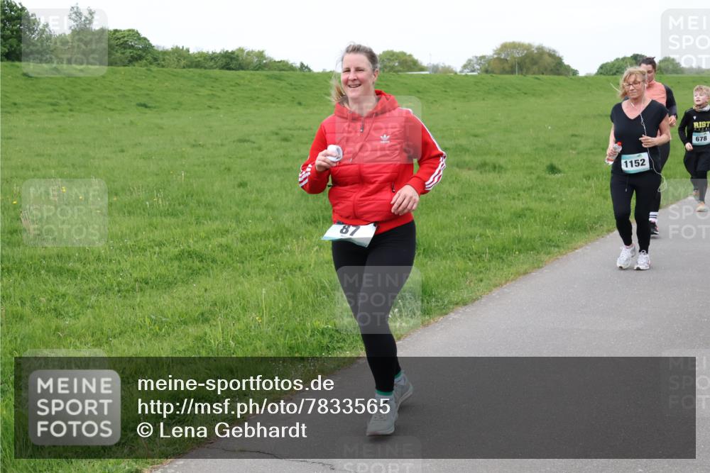 04.05.2025 - 8. Wedeler Halbmarathon Lena Gebhardt http://msf.ph/oto/7833565 04.05.2025 11:22:42 Laufen 87, 1152, 678 meine-sportfotos.de
