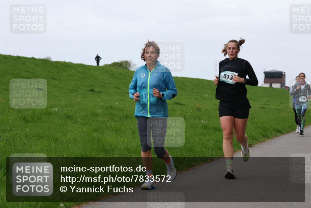 04.05.2025 - 8. Wedeler Halbmarathon Yannick Fuchs http://msf.ph/oto/7833572 04.05.2025 11:21:54 Laufen 513, 910 meine-sportfotos.de