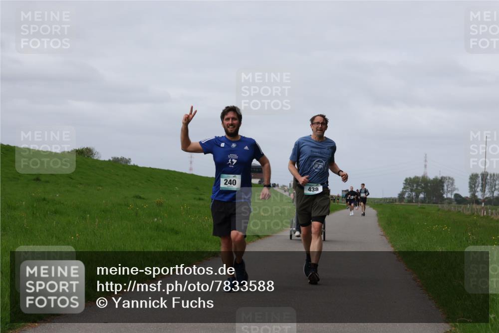 04.05.2025 - 8. Wedeler Halbmarathon Yannick Fuchs http://msf.ph/oto/7833588 04.05.2025 11:42:33 Laufen 240, 438 meine-sportfotos.de