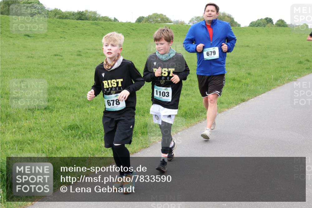 04.05.2025 - 8. Wedeler Halbmarathon Lena Gebhardt http://msf.ph/oto/7833590 04.05.2025 11:22:45 Laufen 678, 1103, 679 meine-sportfotos.de
