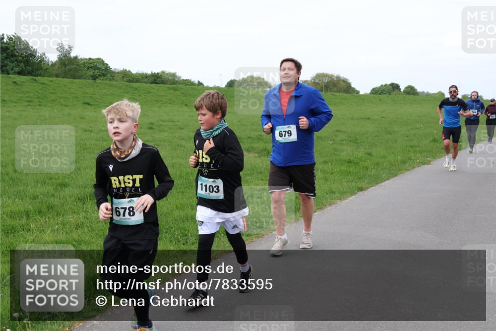 04.05.2025 - 8. Wedeler Halbmarathon Lena Gebhardt http://msf.ph/oto/7833595 04.05.2025 11:22:45 Laufen 1103, 678, 679 meine-sportfotos.de