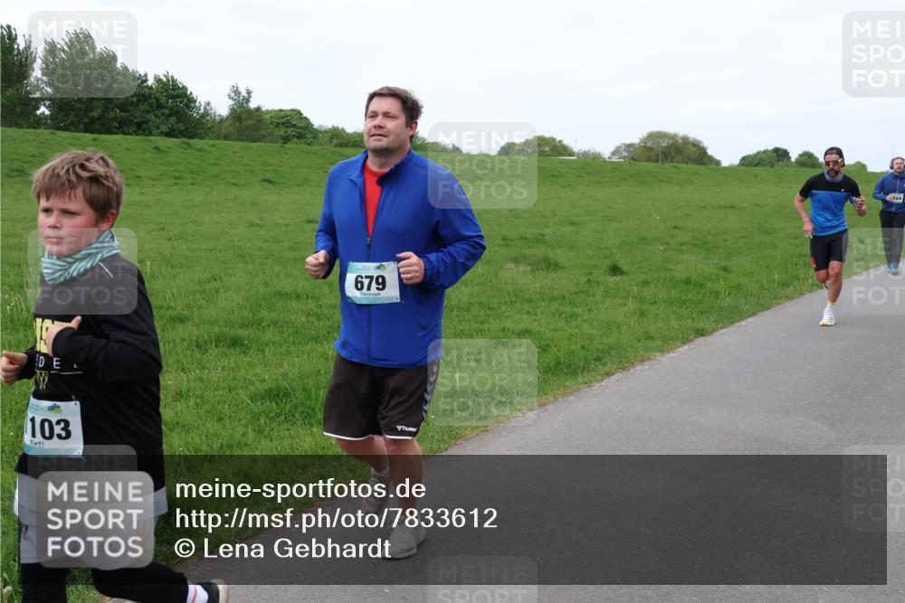 04.05.2025 - 8. Wedeler Halbmarathon Lena Gebhardt http://msf.ph/oto/7833612 04.05.2025 11:22:46 Laufen 103, 679, 64 meine-sportfotos.de