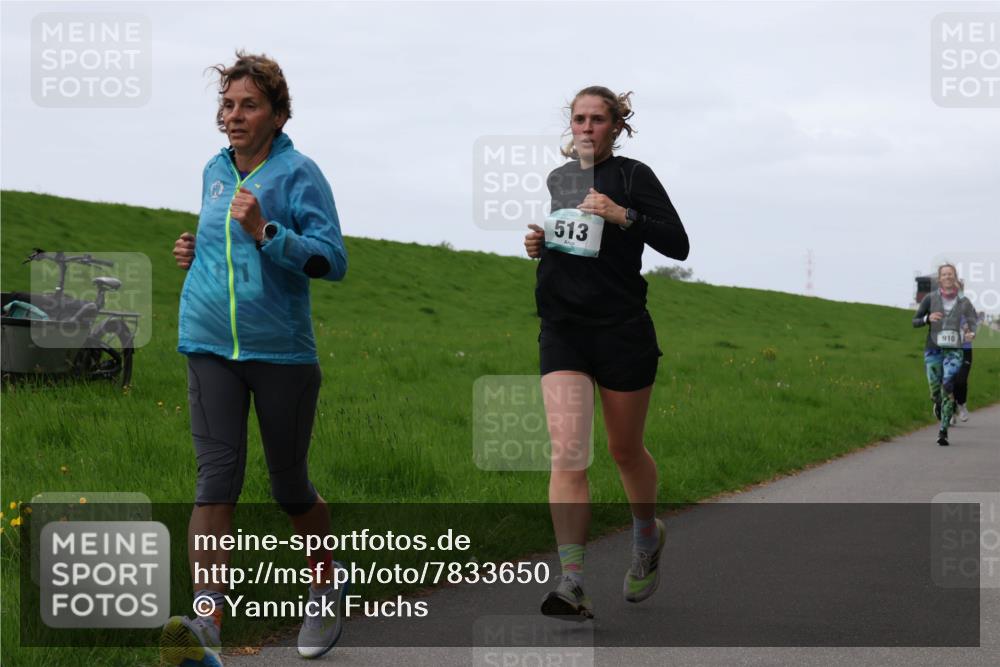 04.05.2025 - 8. Wedeler Halbmarathon Yannick Fuchs http://msf.ph/oto/7833650 04.05.2025 11:21:56 Laufen 513, 910 meine-sportfotos.de