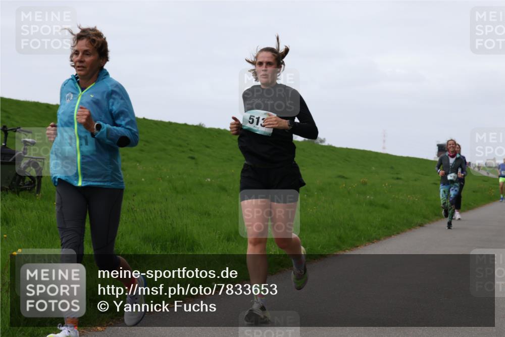 04.05.2025 - 8. Wedeler Halbmarathon Yannick Fuchs http://msf.ph/oto/7833653 04.05.2025 11:21:57 Laufen 513, 910 meine-sportfotos.de