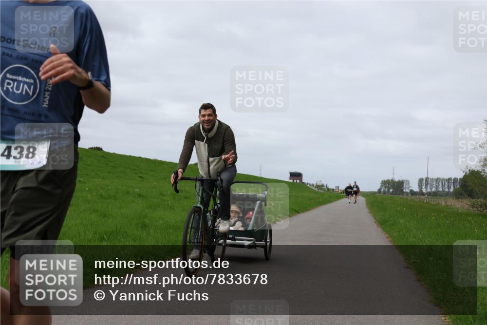 04.05.2025 - 8. Wedeler Halbmarathon Yannick Fuchs http://msf.ph/oto/7833678 04.05.2025 11:42:36 Laufen 20, 438, 79 meine-sportfotos.de