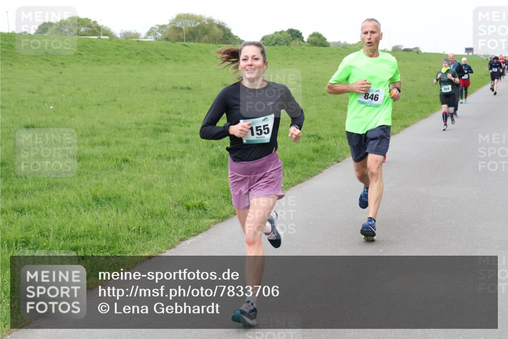 04.05.2025 - 8. Wedeler Halbmarathon Lena Gebhardt http://msf.ph/oto/7833706 04.05.2025 11:22:57 Laufen 155, 846, 354 meine-sportfotos.de