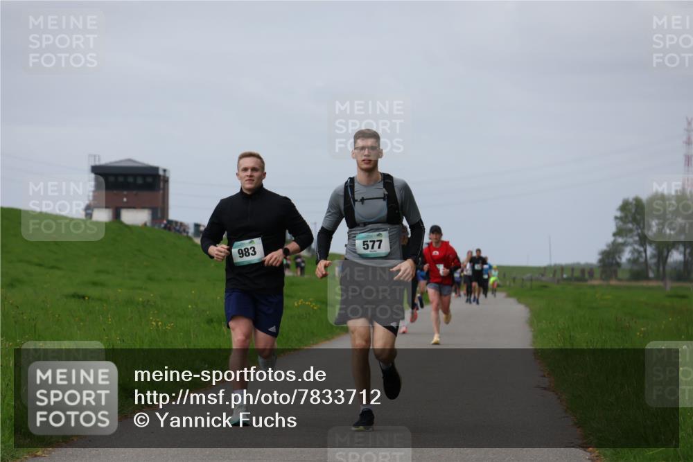 04.05.2025 - 8. Wedeler Halbmarathon Yannick Fuchs http://msf.ph/oto/7833712 04.05.2025 11:42:47 Laufen 983, 577 meine-sportfotos.de