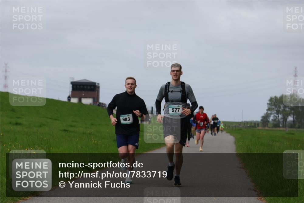 04.05.2025 - 8. Wedeler Halbmarathon Yannick Fuchs http://msf.ph/oto/7833719 04.05.2025 11:42:48 Laufen 983, 577 meine-sportfotos.de