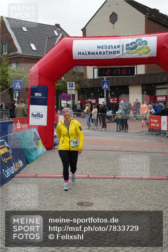 04.05.2025 - 8. Wedeler Halbmarathon Felixshl http://msf.ph/oto/7833729 04.05.2025 12:16:59 Ziel 716 meine-sportfotos.de