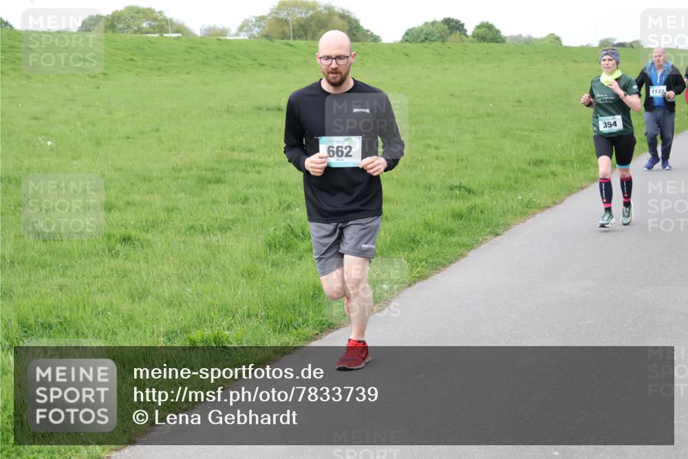 04.05.2025 - 8. Wedeler Halbmarathon Lena Gebhardt http://msf.ph/oto/7833739 04.05.2025 11:22:59 Laufen 662, 354, 1132 meine-sportfotos.de