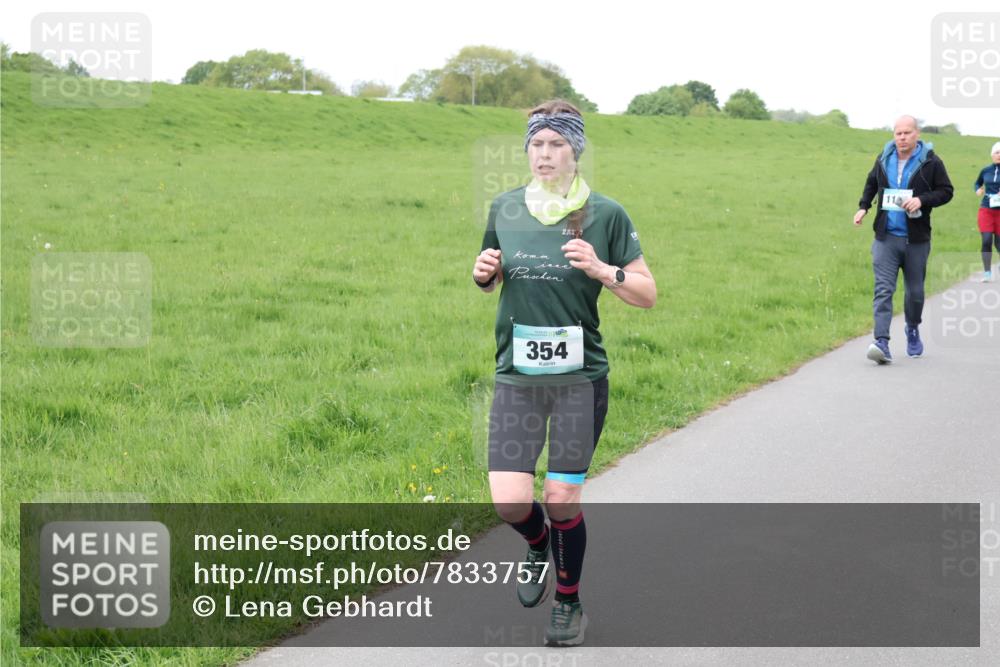 04.05.2025 - 8. Wedeler Halbmarathon Lena Gebhardt http://msf.ph/oto/7833757 04.05.2025 11:23:01 Laufen 354, 11 meine-sportfotos.de