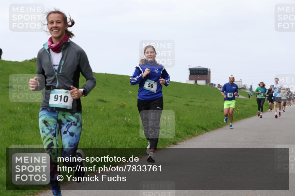 04.05.2025 - 8. Wedeler Halbmarathon Yannick Fuchs http://msf.ph/oto/7833761 04.05.2025 11:22:00 Laufen 910, 58, 356, 892, 774 meine-sportfotos.de