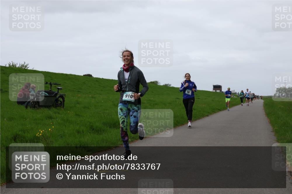 04.05.2025 - 8. Wedeler Halbmarathon Yannick Fuchs http://msf.ph/oto/7833767 04.05.2025 11:22:01 Laufen 910, 58 meine-sportfotos.de