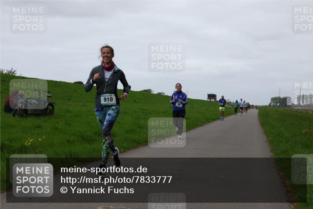 04.05.2025 - 8. Wedeler Halbmarathon Yannick Fuchs http://msf.ph/oto/7833777 04.05.2025 11:22:01 Laufen 910, 58 meine-sportfotos.de