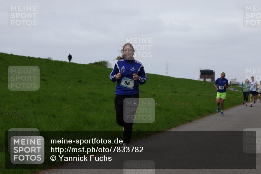 04.05.2025 - 8. Wedeler Halbmarathon Yannick Fuchs http://msf.ph/oto/7833782 04.05.2025 11:22:02 Laufen 58, 356 meine-sportfotos.de
