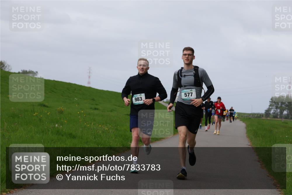 04.05.2025 - 8. Wedeler Halbmarathon Yannick Fuchs http://msf.ph/oto/7833783 04.05.2025 11:42:50 Laufen 983, 577 meine-sportfotos.de