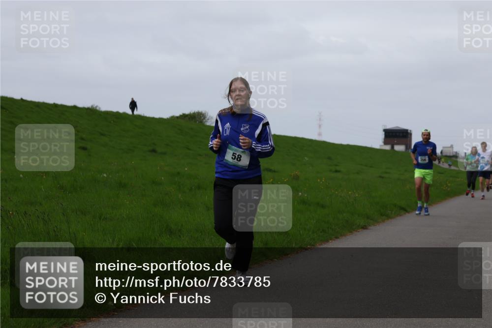 04.05.2025 - 8. Wedeler Halbmarathon Yannick Fuchs http://msf.ph/oto/7833785 04.05.2025 11:22:02 Laufen 58, 356 meine-sportfotos.de
