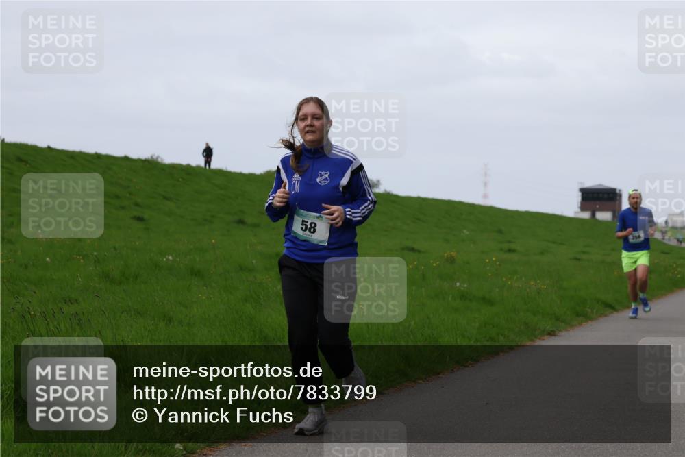 04.05.2025 - 8. Wedeler Halbmarathon Yannick Fuchs http://msf.ph/oto/7833799 04.05.2025 11:22:02 Laufen 58, 356 meine-sportfotos.de