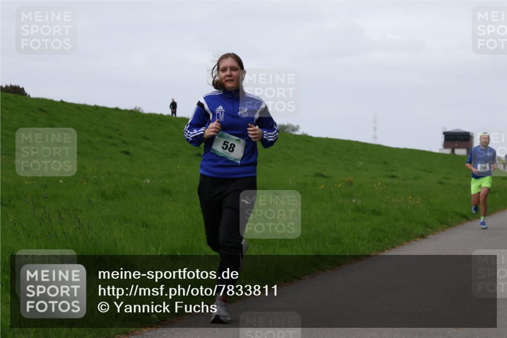 04.05.2025 - 8. Wedeler Halbmarathon Yannick Fuchs http://msf.ph/oto/7833811 04.05.2025 11:22:02 Laufen 58, 356 meine-sportfotos.de