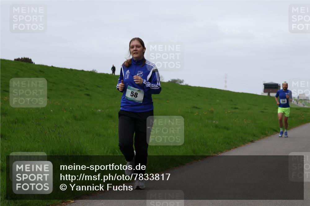 04.05.2025 - 8. Wedeler Halbmarathon Yannick Fuchs http://msf.ph/oto/7833817 04.05.2025 11:22:02 Laufen 58, 356 meine-sportfotos.de