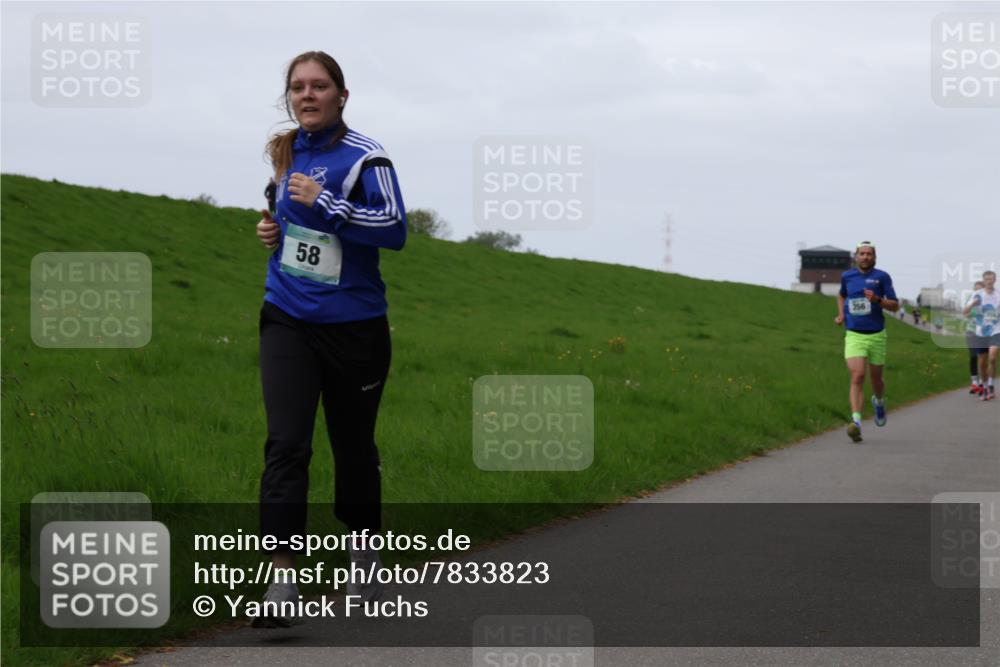 04.05.2025 - 8. Wedeler Halbmarathon Yannick Fuchs http://msf.ph/oto/7833823 04.05.2025 11:22:03 Laufen 58, 356 meine-sportfotos.de
