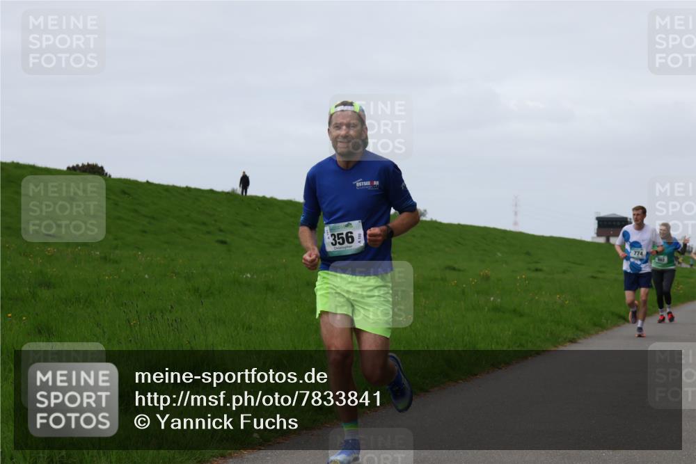 04.05.2025 - 8. Wedeler Halbmarathon Yannick Fuchs http://msf.ph/oto/7833841 04.05.2025 11:22:08 Laufen 356, 774 meine-sportfotos.de