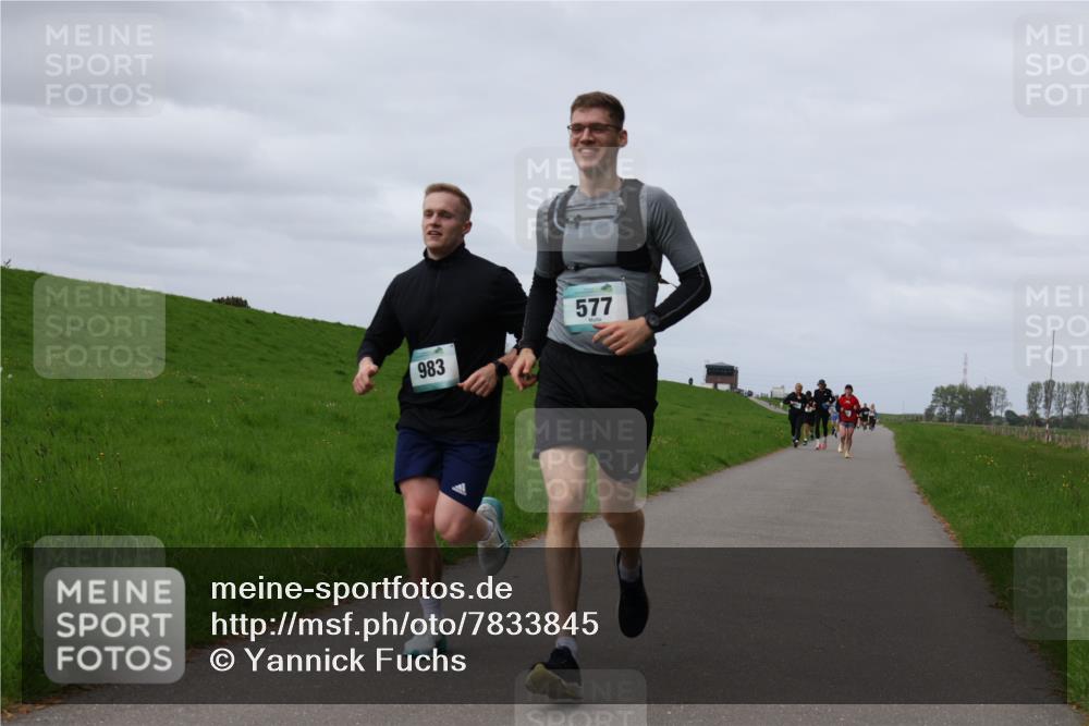04.05.2025 - 8. Wedeler Halbmarathon Yannick Fuchs http://msf.ph/oto/7833845 04.05.2025 11:42:53 Laufen 983, 577 meine-sportfotos.de