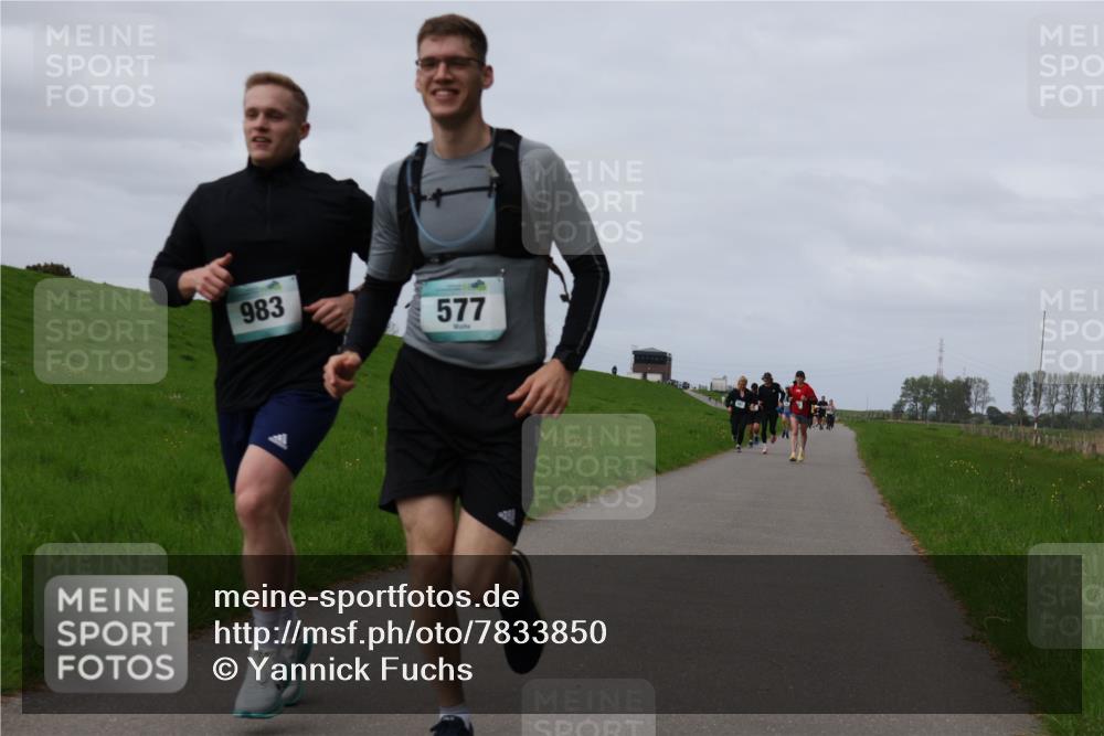 04.05.2025 - 8. Wedeler Halbmarathon Yannick Fuchs http://msf.ph/oto/7833850 04.05.2025 11:42:53 Laufen 983, 577 meine-sportfotos.de