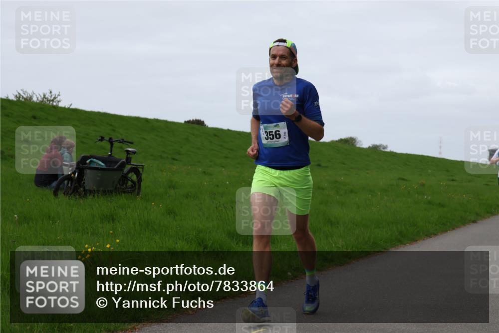 04.05.2025 - 8. Wedeler Halbmarathon Yannick Fuchs http://msf.ph/oto/7833864 04.05.2025 11:22:08 Laufen 356, 70 meine-sportfotos.de
