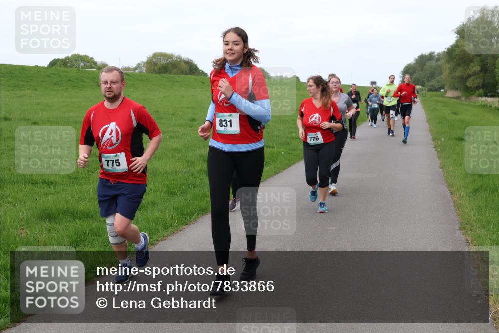 04.05.2025 - 8. Wedeler Halbmarathon Lena Gebhardt http://msf.ph/oto/7833866 04.05.2025 11:23:17 Laufen 775, 831, 776, 1053 meine-sportfotos.de