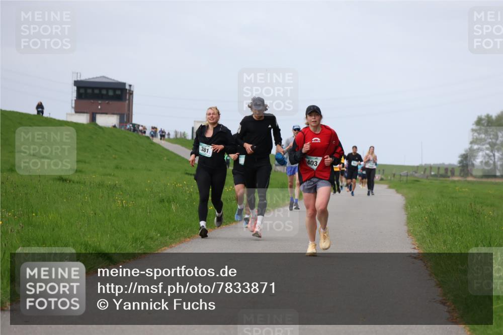 04.05.2025 - 8. Wedeler Halbmarathon Yannick Fuchs http://msf.ph/oto/7833871 04.05.2025 11:42:55 Laufen 381, 403 meine-sportfotos.de