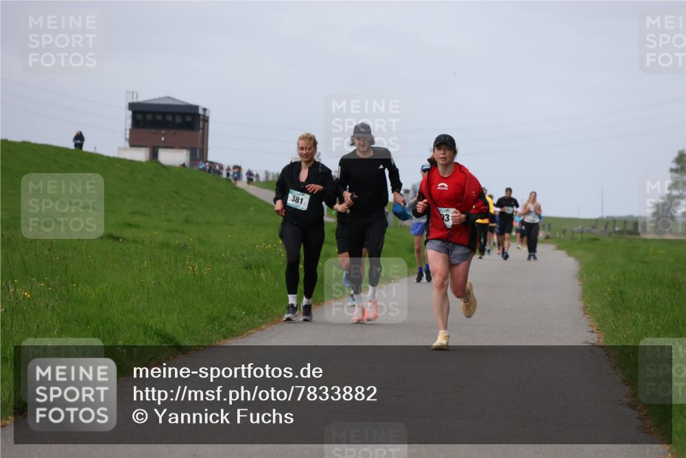 04.05.2025 - 8. Wedeler Halbmarathon Yannick Fuchs http://msf.ph/oto/7833882 04.05.2025 11:42:56 Laufen 381, 3 meine-sportfotos.de